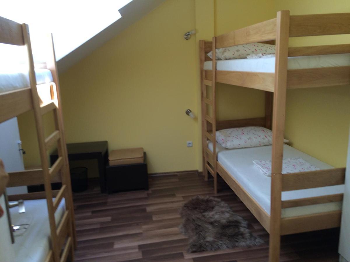 Hostel Jedvaj كرابينا المظهر الخارجي الصورة