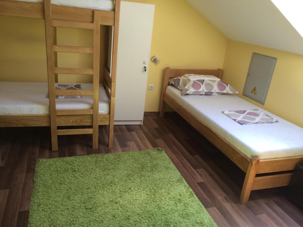 Hostel Jedvaj كرابينا المظهر الخارجي الصورة