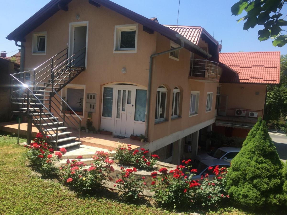 Hostel Jedvaj كرابينا المظهر الخارجي الصورة